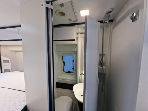 Adria SUPREME 600 SPB Foto 9