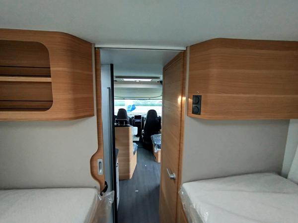 Adria SONIC 700SL- 180cv Automática Foto 25