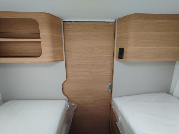 Adria SONIC 700SL- 180cv Automática Foto 26