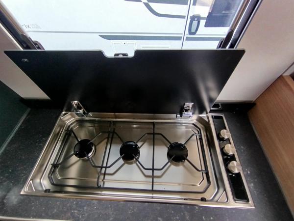 Adria SONIC 700SL- 180cv Automática Foto 13