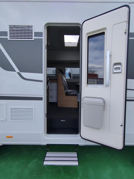 Adria SONIC 700SL- 180cv Automática Foto 6